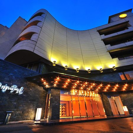 สึกิโอกะ โฮเต็ล Hotel Kaminoyama ภายนอก รูปภาพ