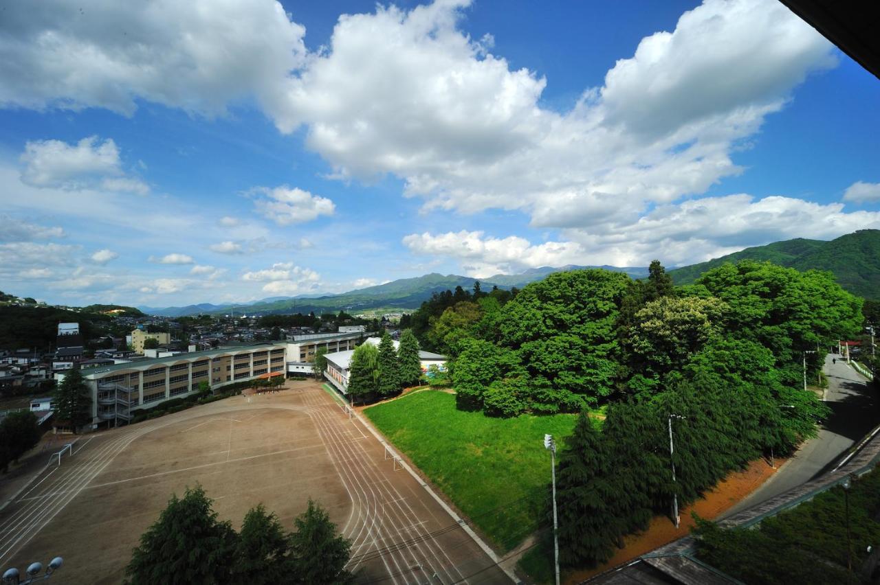 สึกิโอกะ โฮเต็ล Hotel Kaminoyama ภายนอก รูปภาพ