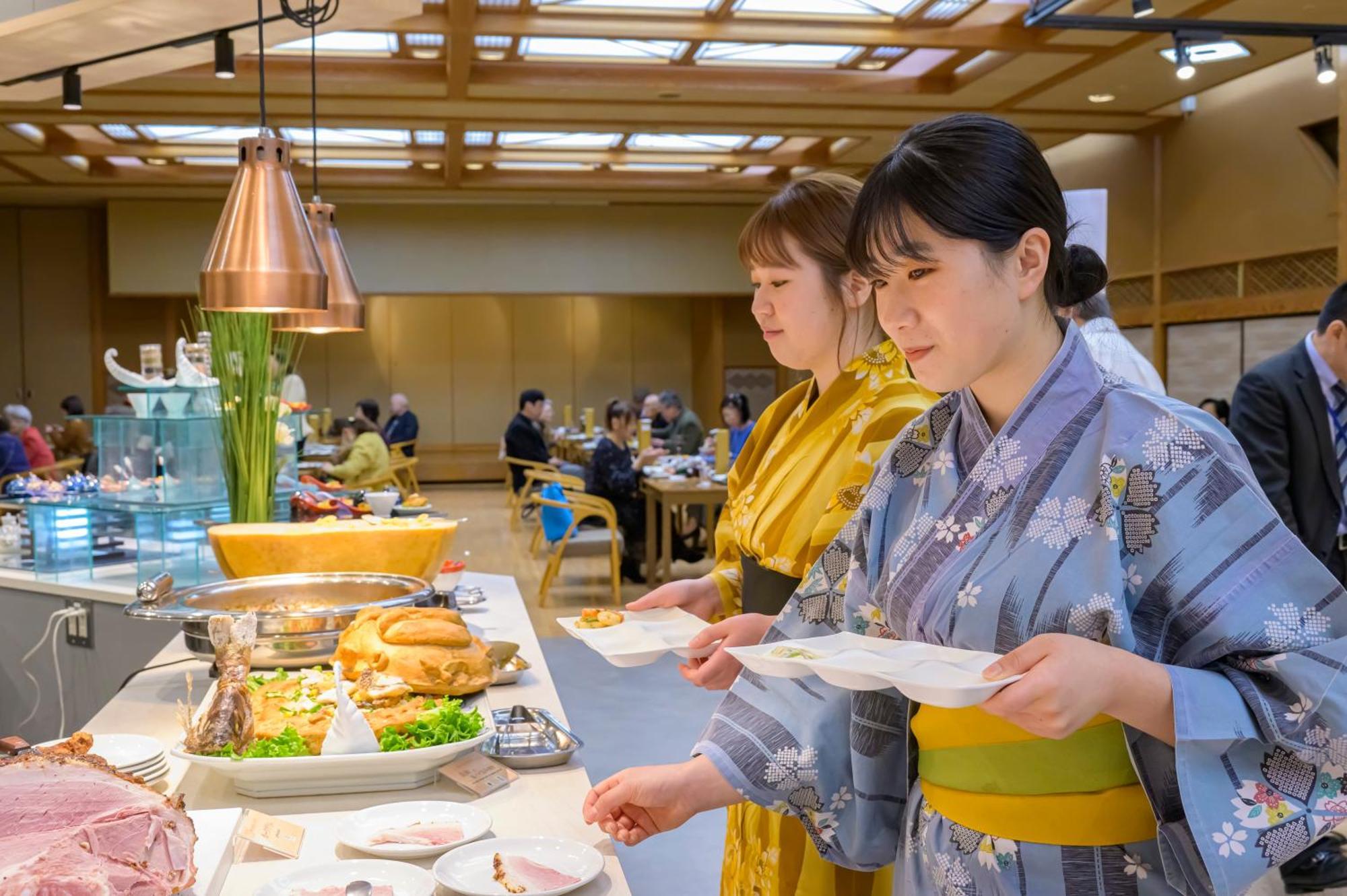 สึกิโอกะ โฮเต็ล Hotel Kaminoyama ภายนอก รูปภาพ