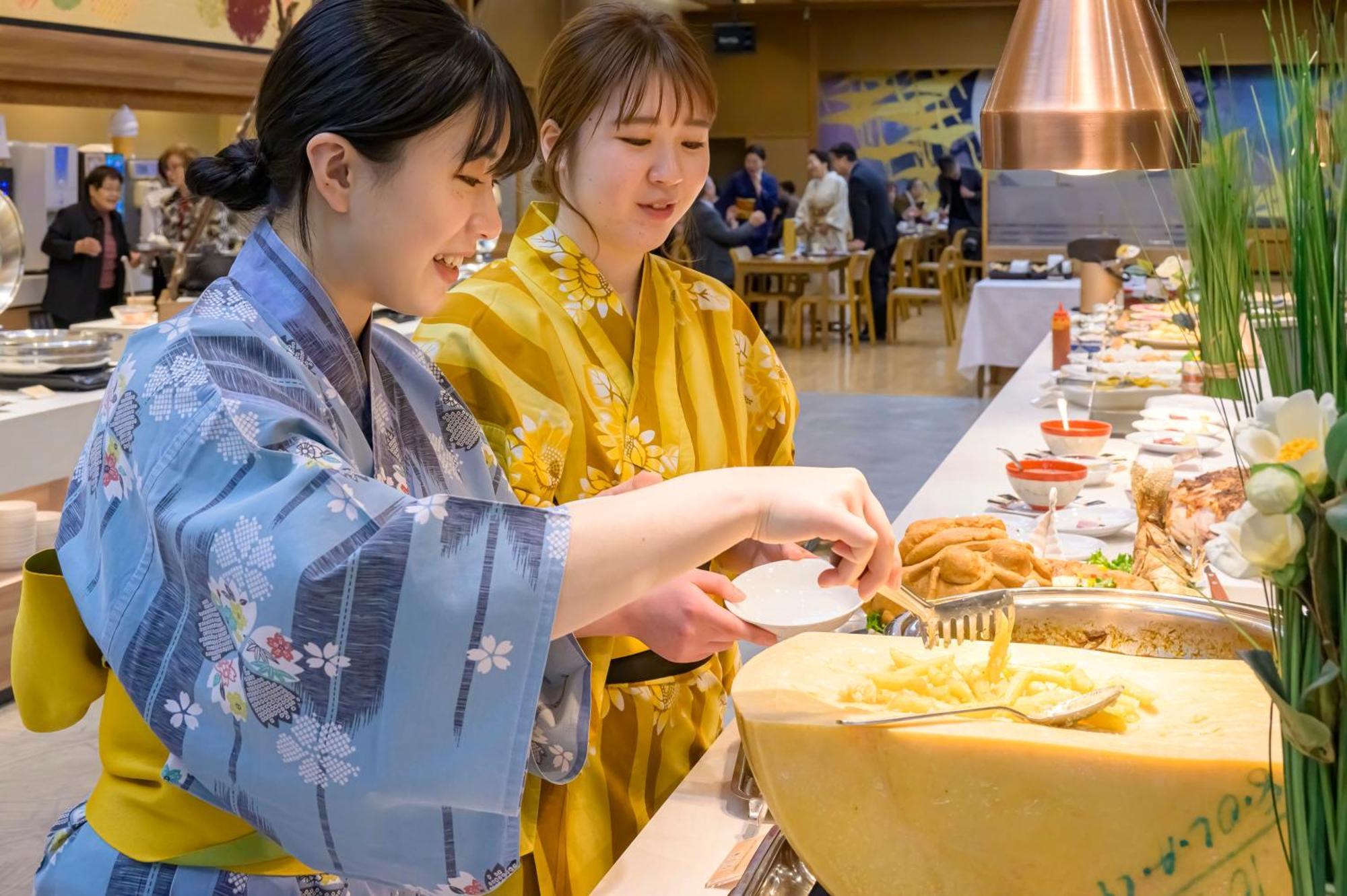 สึกิโอกะ โฮเต็ล Hotel Kaminoyama ภายนอก รูปภาพ