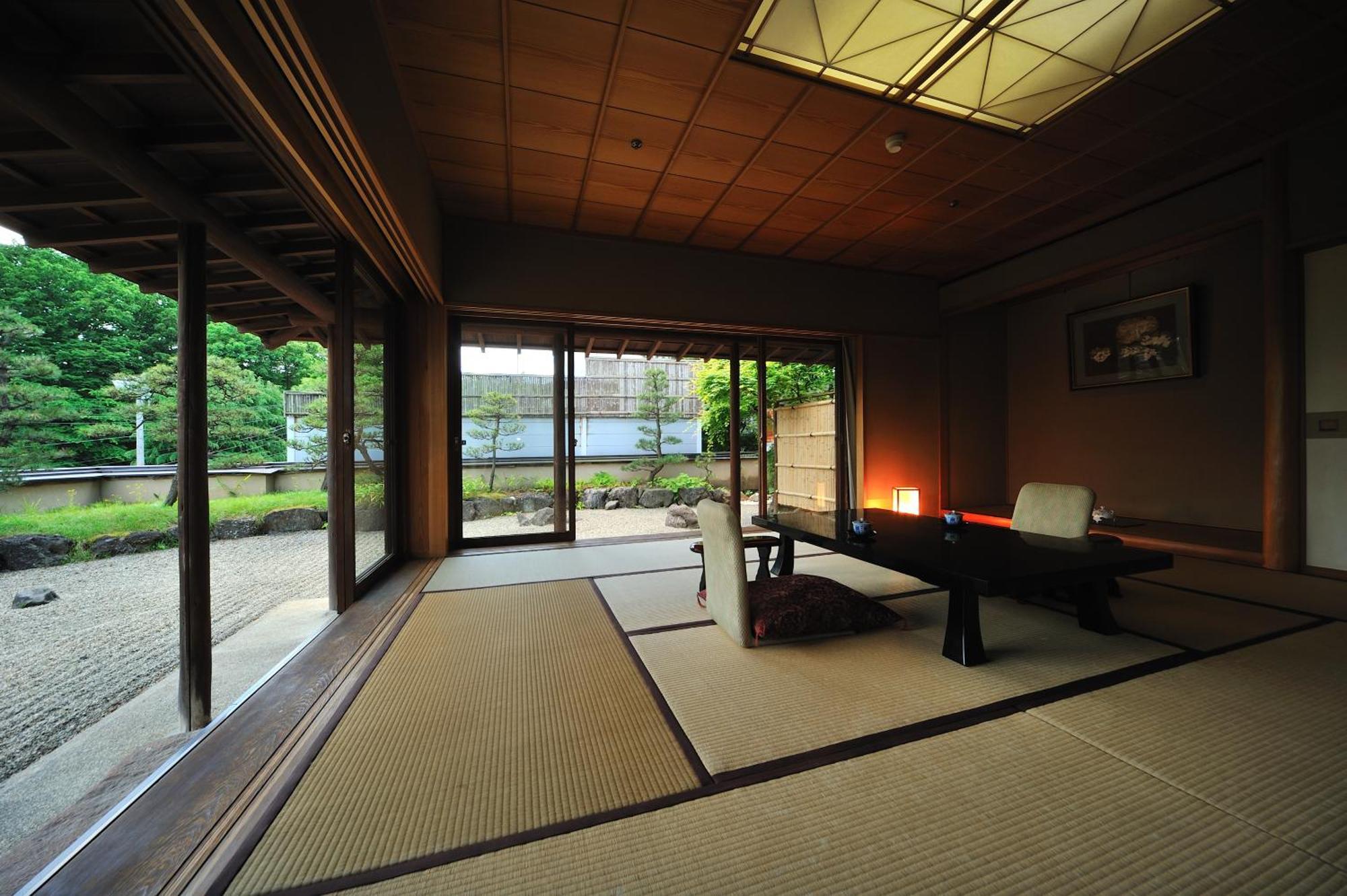 สึกิโอกะ โฮเต็ล Hotel Kaminoyama ภายนอก รูปภาพ