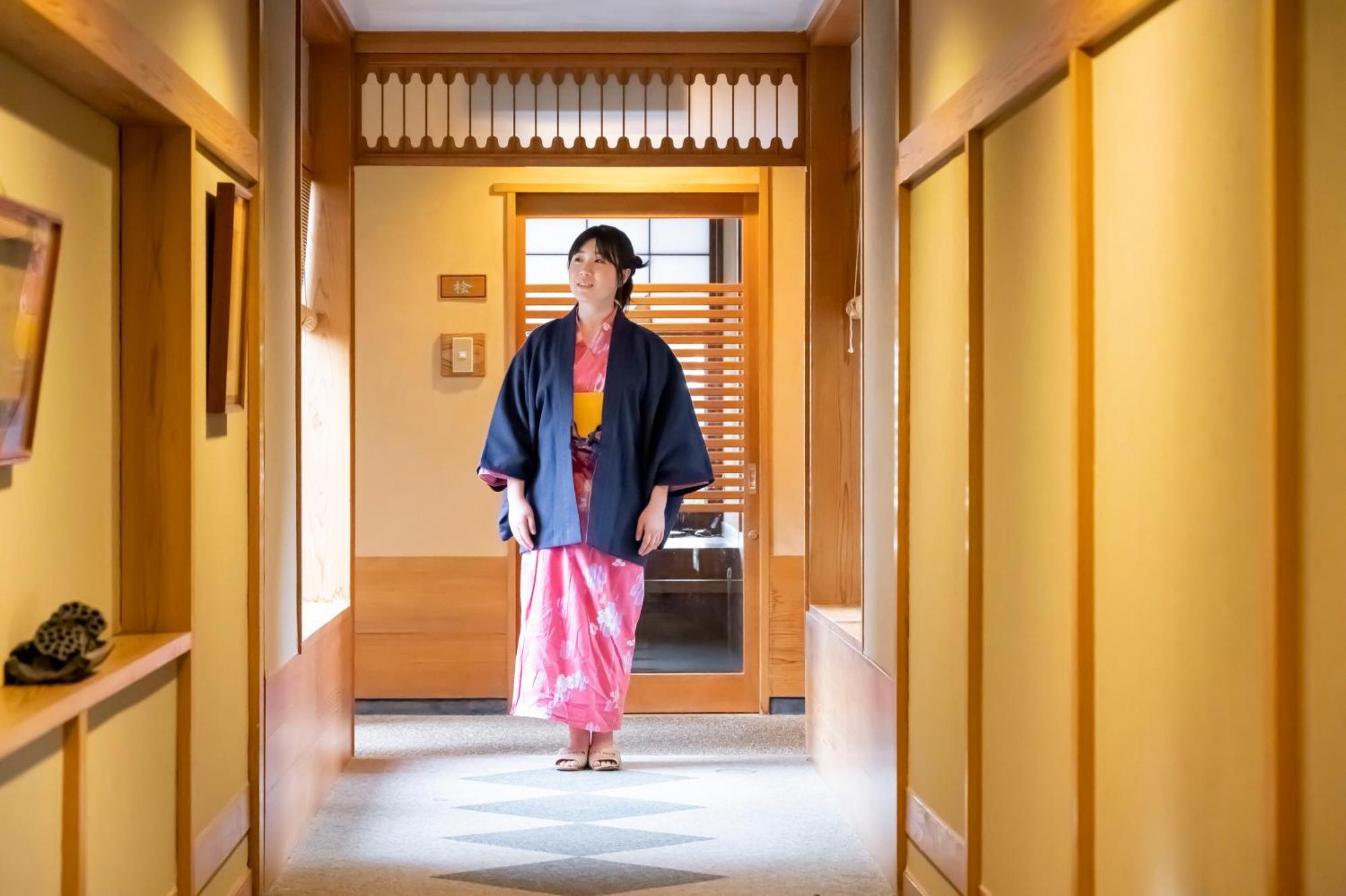 สึกิโอกะ โฮเต็ล Hotel Kaminoyama ภายนอก รูปภาพ