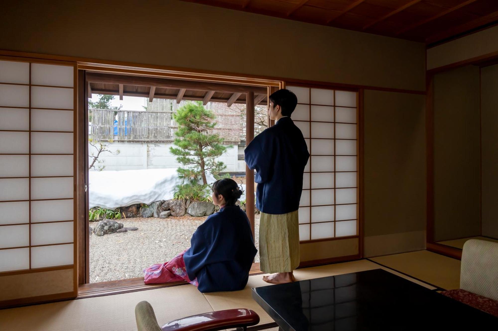สึกิโอกะ โฮเต็ล Hotel Kaminoyama ภายนอก รูปภาพ